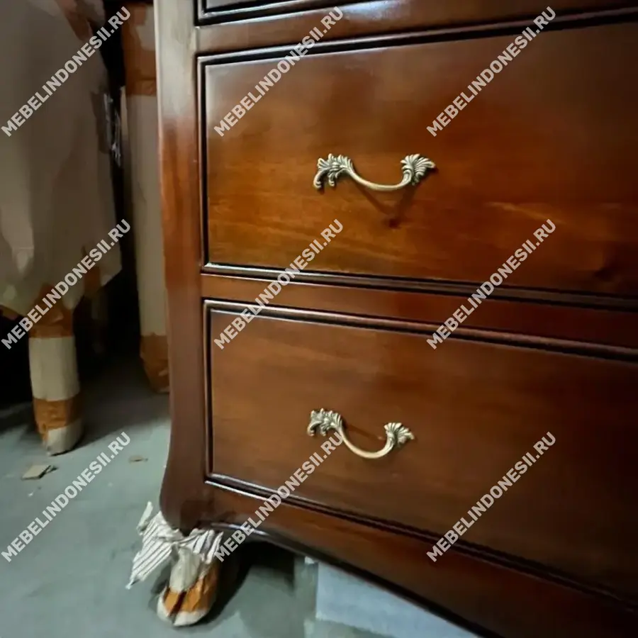 Комод с 8 ящиками  