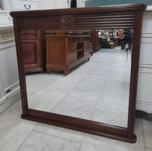 Зеркало "Мария Сильва" Орех MS907  купить в интернет магазине Мебель из массива. Звоните +7 495 961-63-63 Зеркала из массива дерева