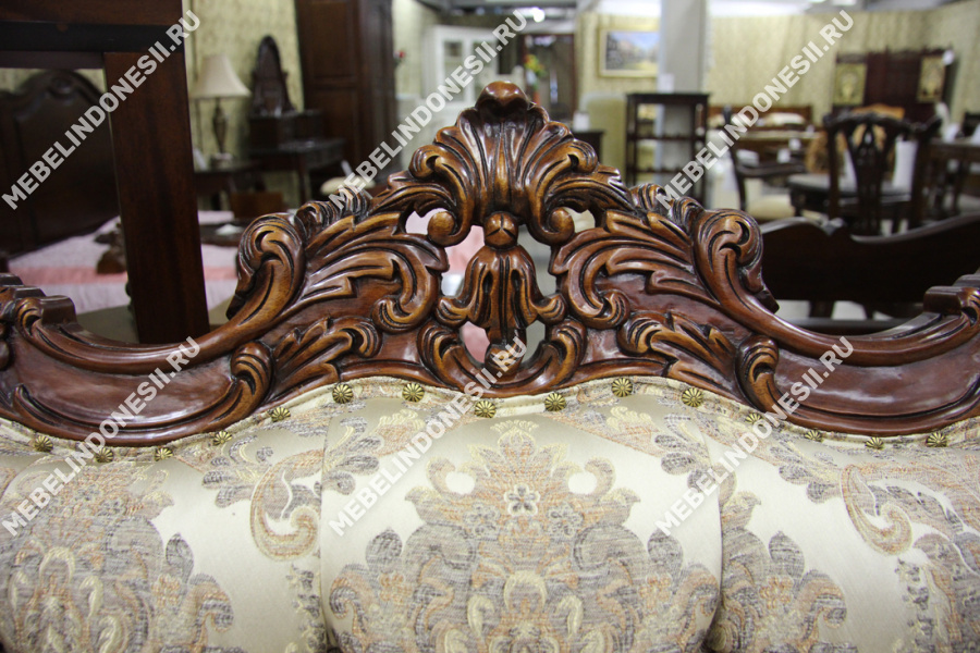 Резной диван 3-х местный  
